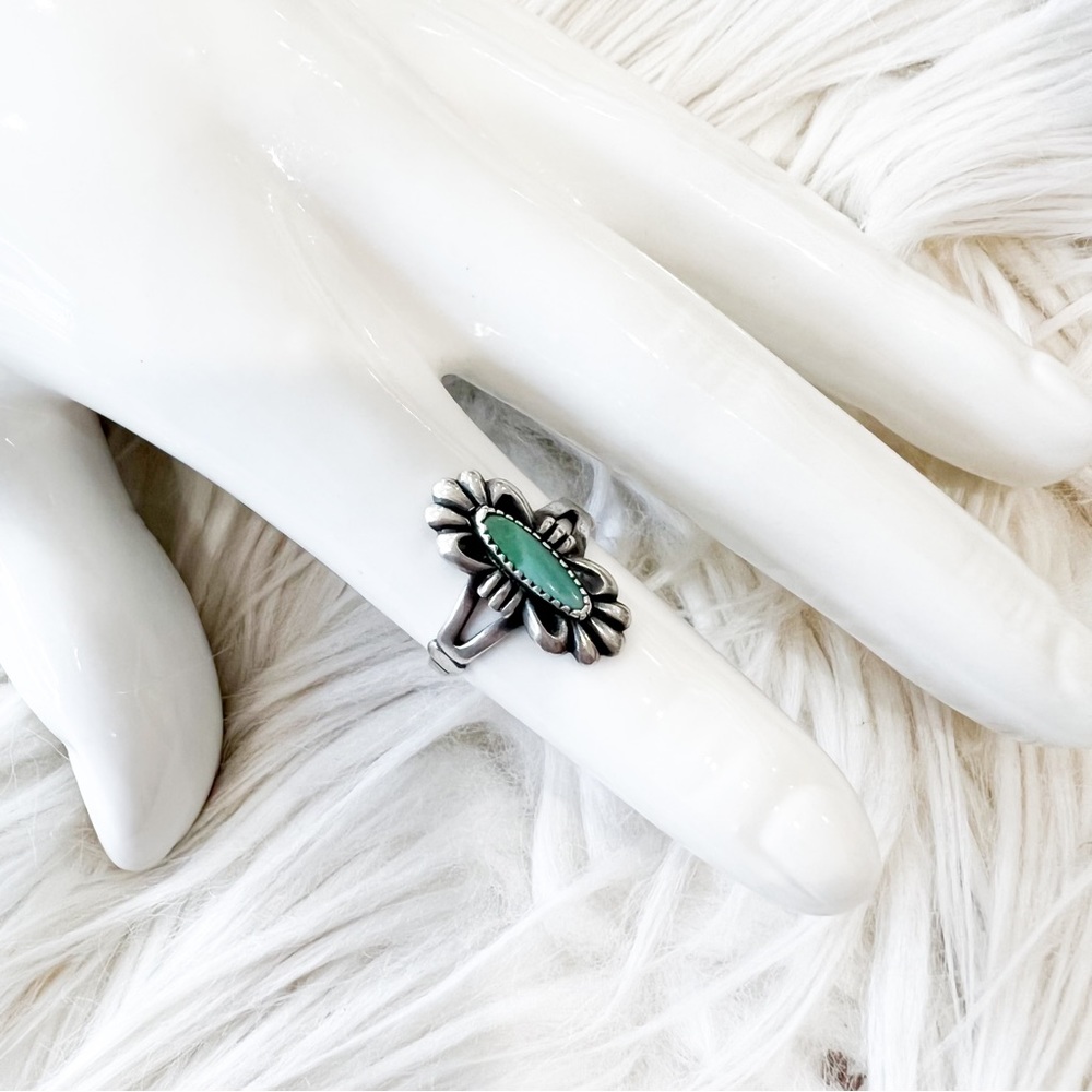 Sterling Turquoise Elongated Flower Ring • 6.5